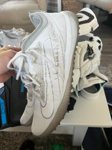 Used Size Men's 10.5 (W 11.5) Nike Huarache