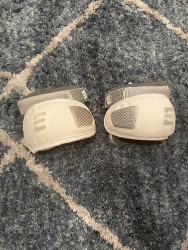 Hardly Used Epoch D-Caps M/L