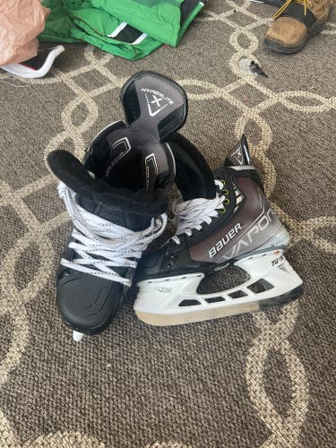 Custom Pro Stock Vapor Hyperlite Skates Size 7