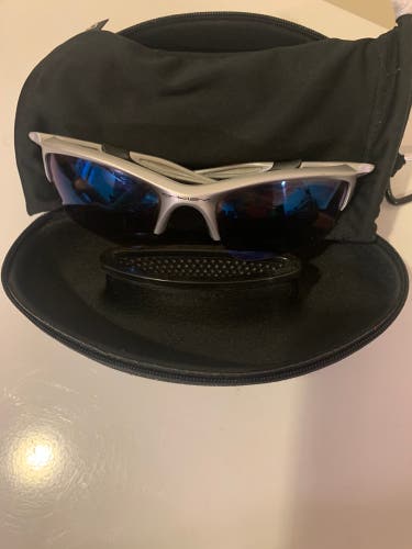 Unisex One Size Fits All Oakley Half jacket 2.0 Sunglasses