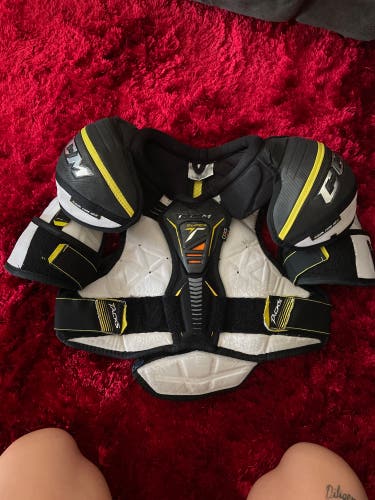 CCM Super Tacks AS1 Shoulder Pads