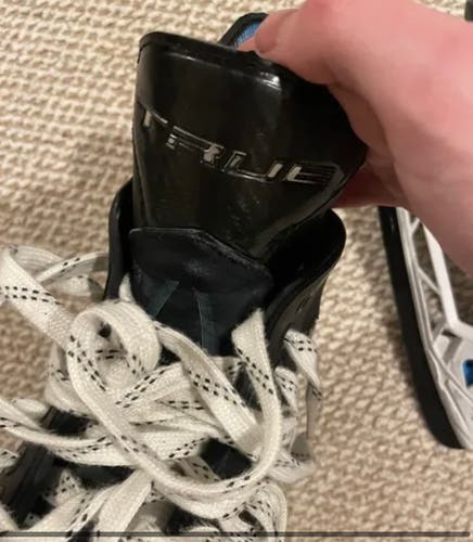 Senior Used True TF9 Hockey Skates Regular Width Size 9.5