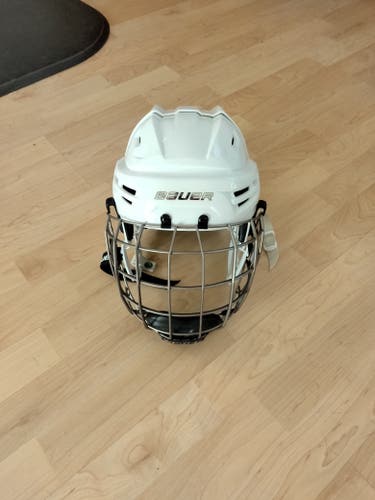 Used Medium Bauer Re-Akt Helmet