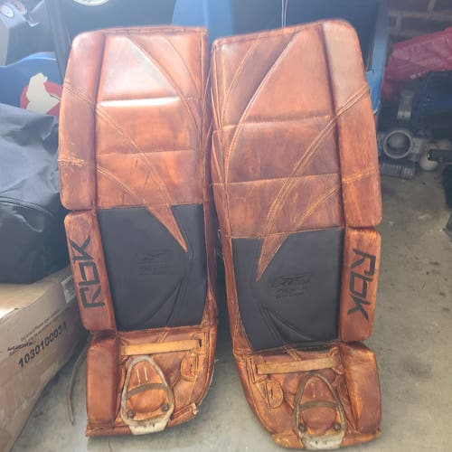 Rbk pulse pro spec 35" Goalie Leg Pads