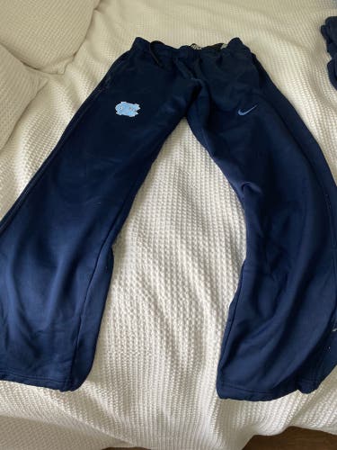 UNC team issued sweat pants