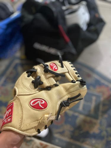 Used Infield 11.25" Gold Glove Elite Baseball Glove