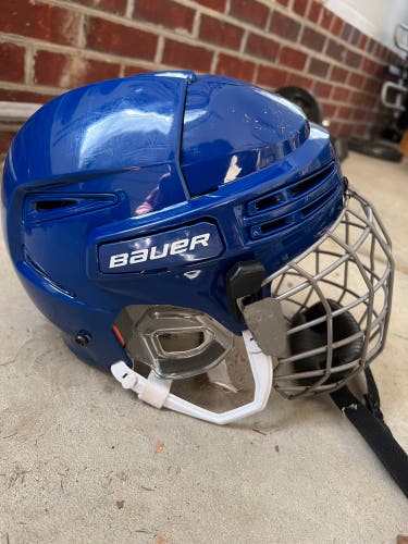 Used Medium Bauer Re-Akt 75 Helmet