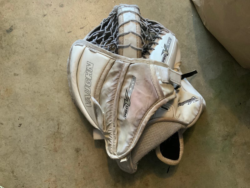 Vaughn Goalie glove