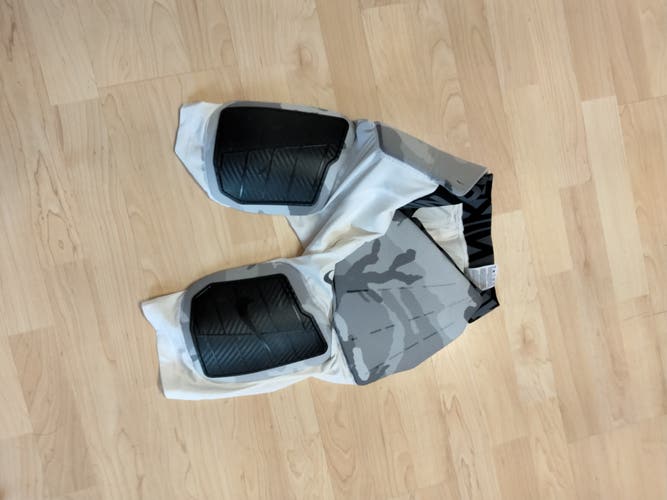 Adult Used Large Nike