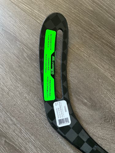 *NEW* Senior Right Handed P28 SLING Hockey Stick