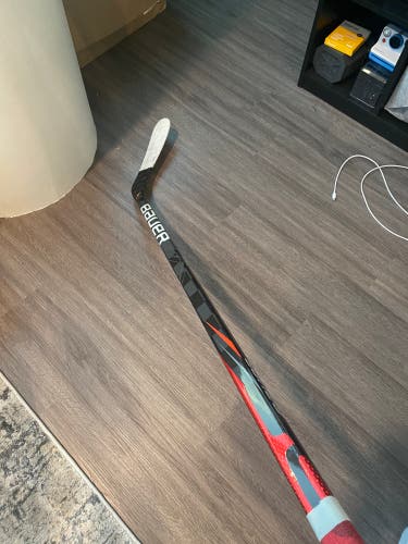 Intermediate Right Handed P92  Vapor FlyLite Hockey Stick