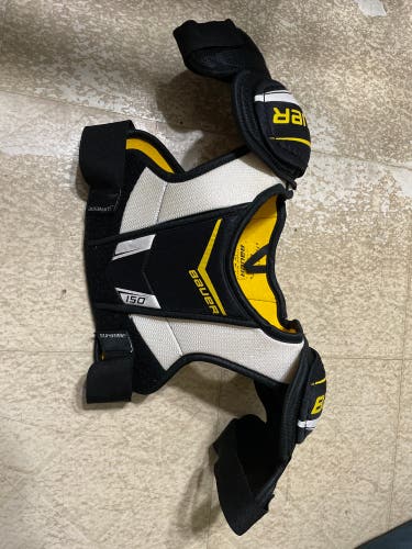 Youth Large Bauer  Supreme 150 Shoulder Pads