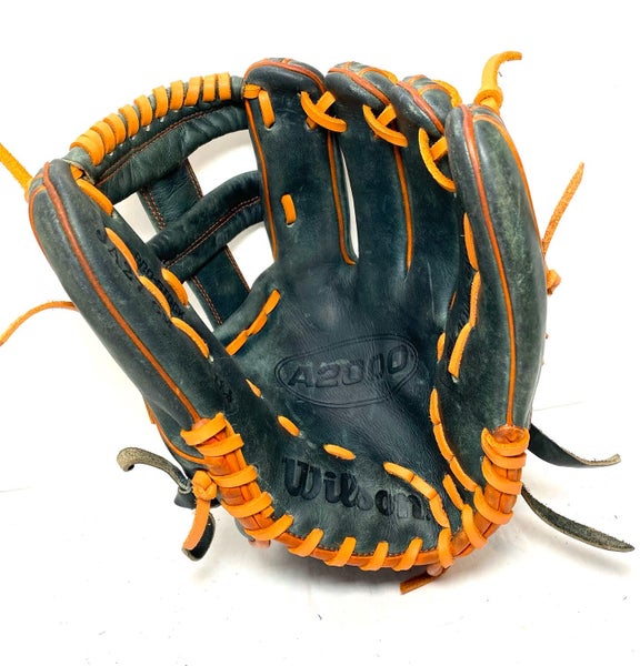 Used Right Hand Throw Wilson Infield A2000 Baseball Glove 11.5"