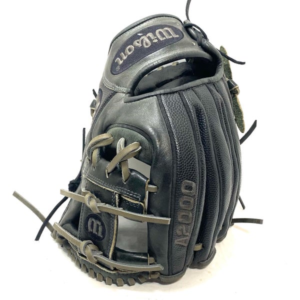 Used Right Hand Throw Wilson Infield A2000 Baseball Glove 11.5"
