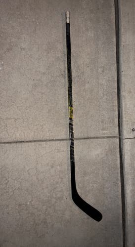 Intermediate Left Hand P88 Supreme 2S Pro Hockey Stick