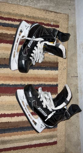 Used Bauer Extra Wide Width Size 5 Supreme 1S Hockey Skates