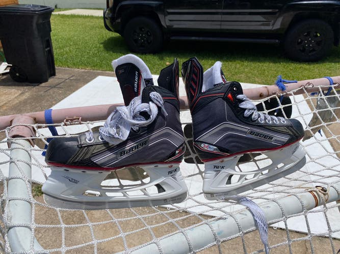 Used Bauer Regular Width  Size 3.5 Vapor X600 Hockey Skates