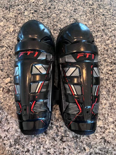 CCM Youth 10” knee Pads $10