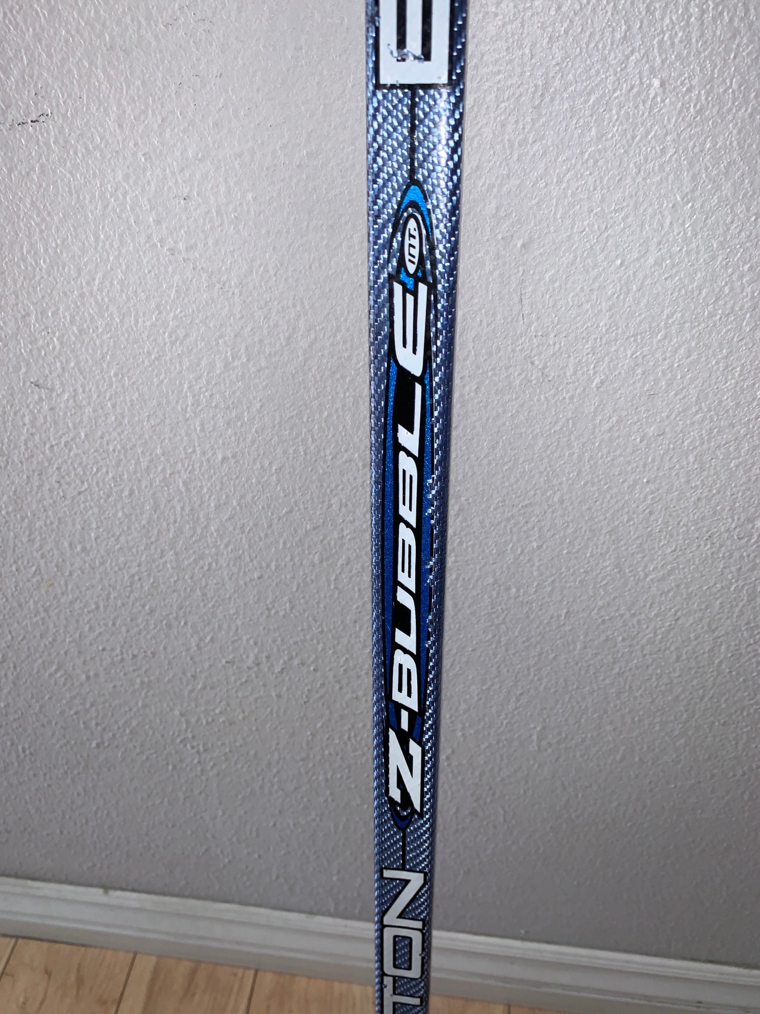 Easton Z-Bubble GRIP Hockey Shaft - Junior