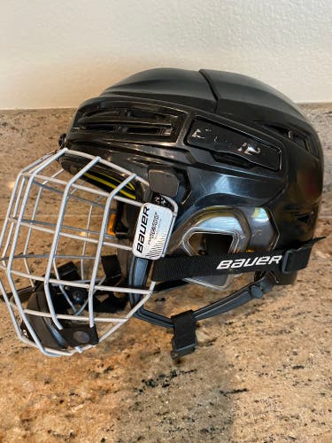 Used Youth Bauer Re-Akt Helmet