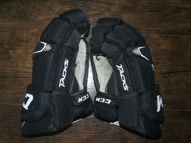 Used CCM Tacks 3092 Gloves 10"