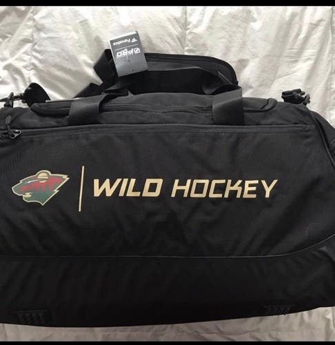 Minnesota Wild NHL hockey team issued coaches / duffle bag