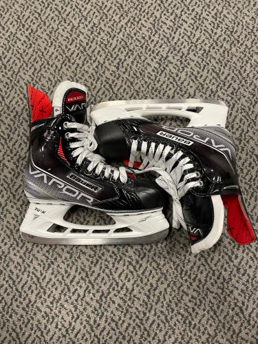 Bauer Vapor X3.7 size 6 d Width skates OUT OF BOX