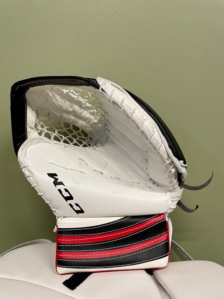 New CCM Senior Extreme Flex 400 Goalie Glove