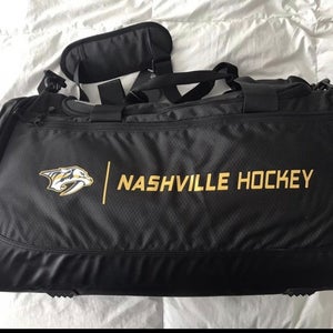 ** VERY LOW STOCK** Nashville Predators NHL Hockey team issued coaches/ duffle bag