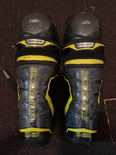 Used Bauer supreme S150 shin pads size 14