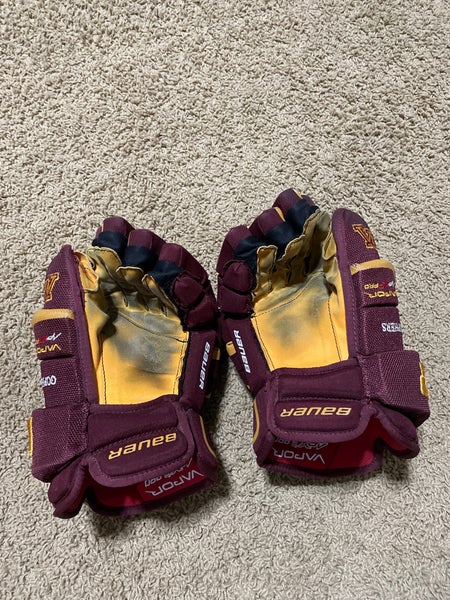 Used Minnesota golden gophers Bauer vapor apx2 pro gloves