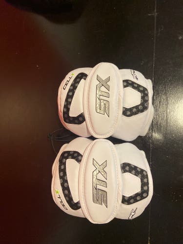 New White And Black Extra Large STX Cell V Arm Pads