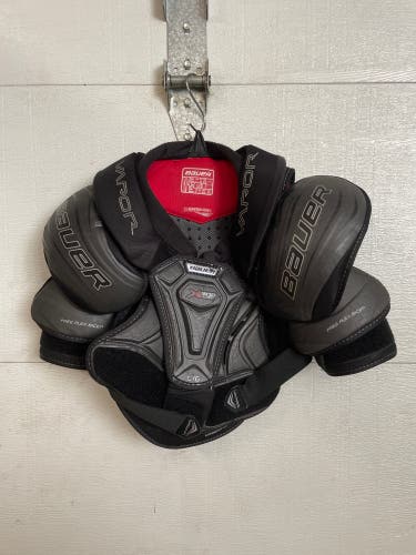 Junior Large Bauer  Vapor x900 Lite Shoulder Pads