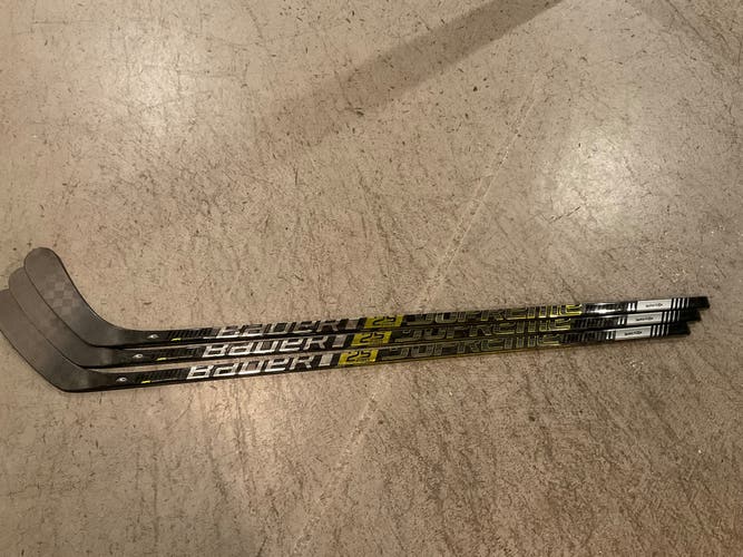 Intermediate Right Handed P92 Pro Stock Supreme 2S Pro Hockey Stick