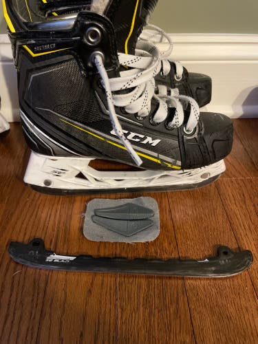 CCM 9080 Skates Size 3