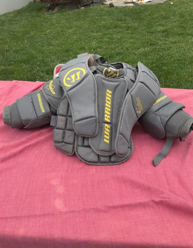 Warrior ritual goalie chest protector jr L/XL