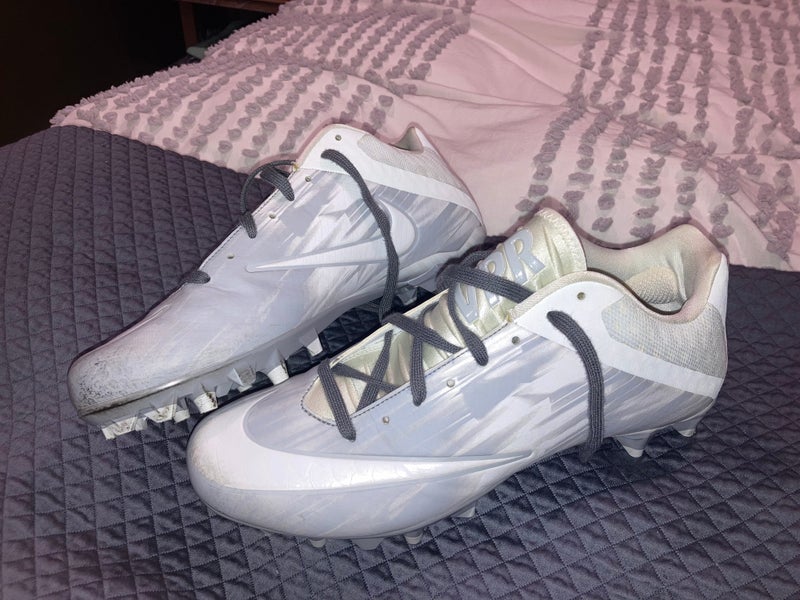 White Men's Molded Cleats Low Cut Speedlax