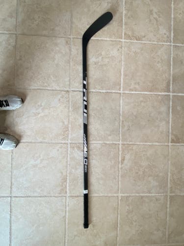 Senior Right Handed Mid Pattern A6.0 SBP Hockey Stick