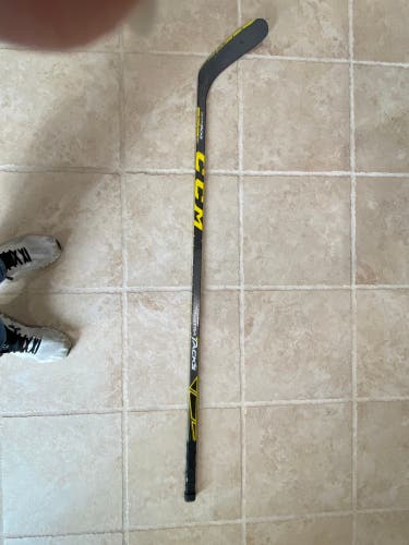 Senior Right Handed Mid Pattern  Ultra Tacks Hockey Stick