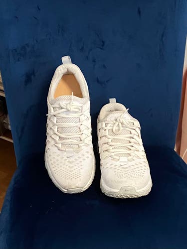 Nike Fingertrap Air Max size 10.5 Athletic Shoes