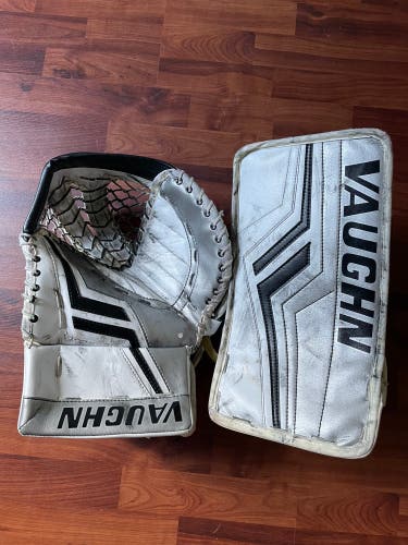Jonathan Quick pro return glove and blocker