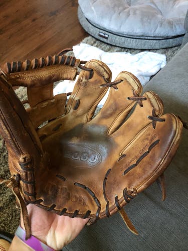 Infield 11.5" A2000 Baseball Glove