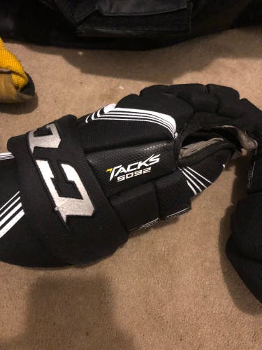 Used CCM 13" Tacks 5092 Gloves