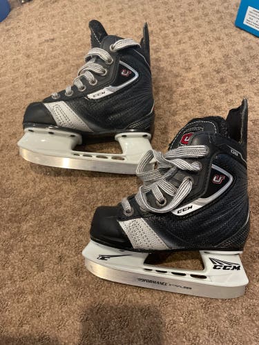 CCM U 08 Skates Yth 8.0