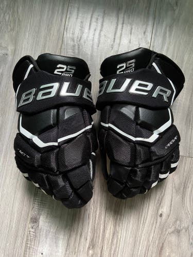 Bauer 13" Supreme 2S Pro Gloves