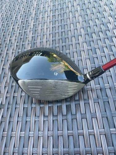 Taylormade R9 Men's Right Handed Regular Flex 9.5 Loft R9 Driver 44”