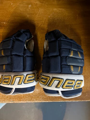 Bauer 13" Nexus 2N Gloves (slightly used)