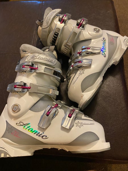 24.5 Women's Atomic 70 Soft Flex Downhill Ski Boots Offset Shell