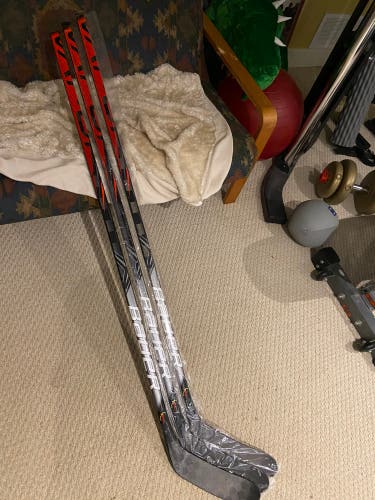 Senior Left Hand P28M Pro Stock Vapor FlyLite Hockey Stick