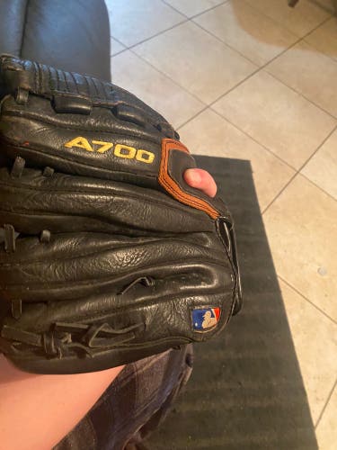 New Right Hand Throw 12" A700 Baseball Glove